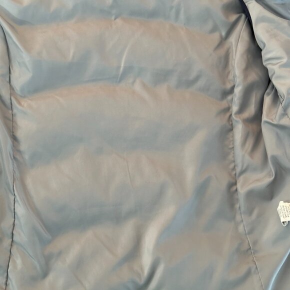 LL Bean Ws down vest, medium, navy, great condition - Picture 10 of 10